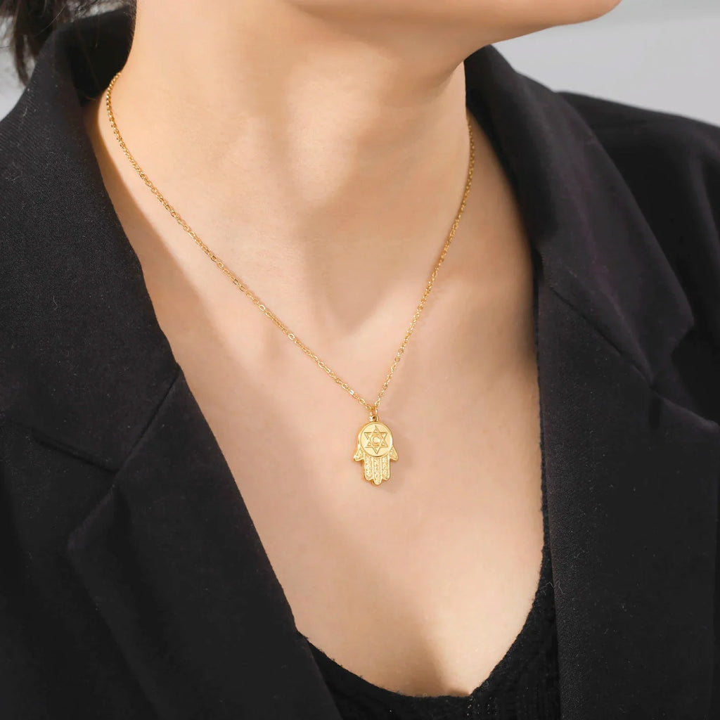 Collar con colgante de protección estrella de David y mano de Fátima judío oro