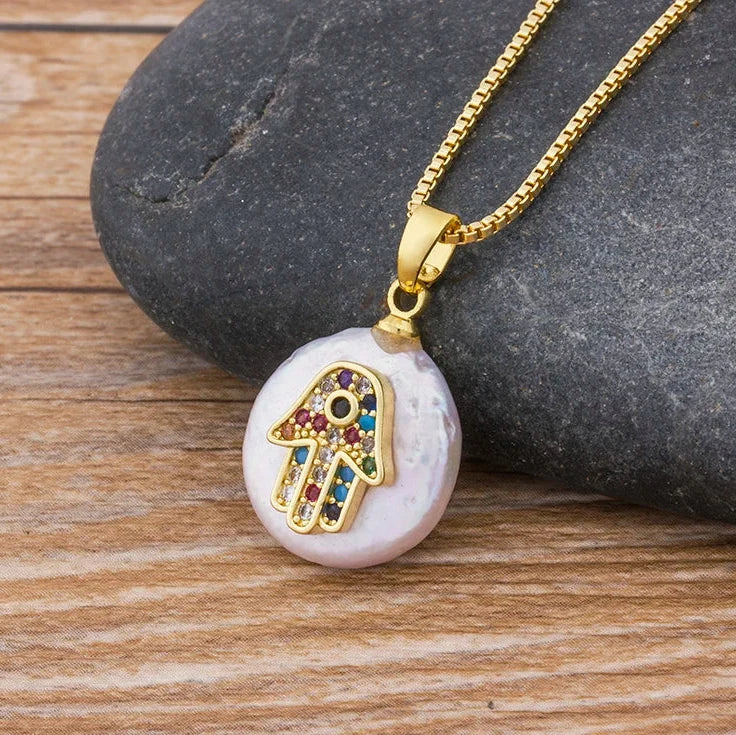 Halsband med färgad arabisk Fatmas hand-skyddsberlock