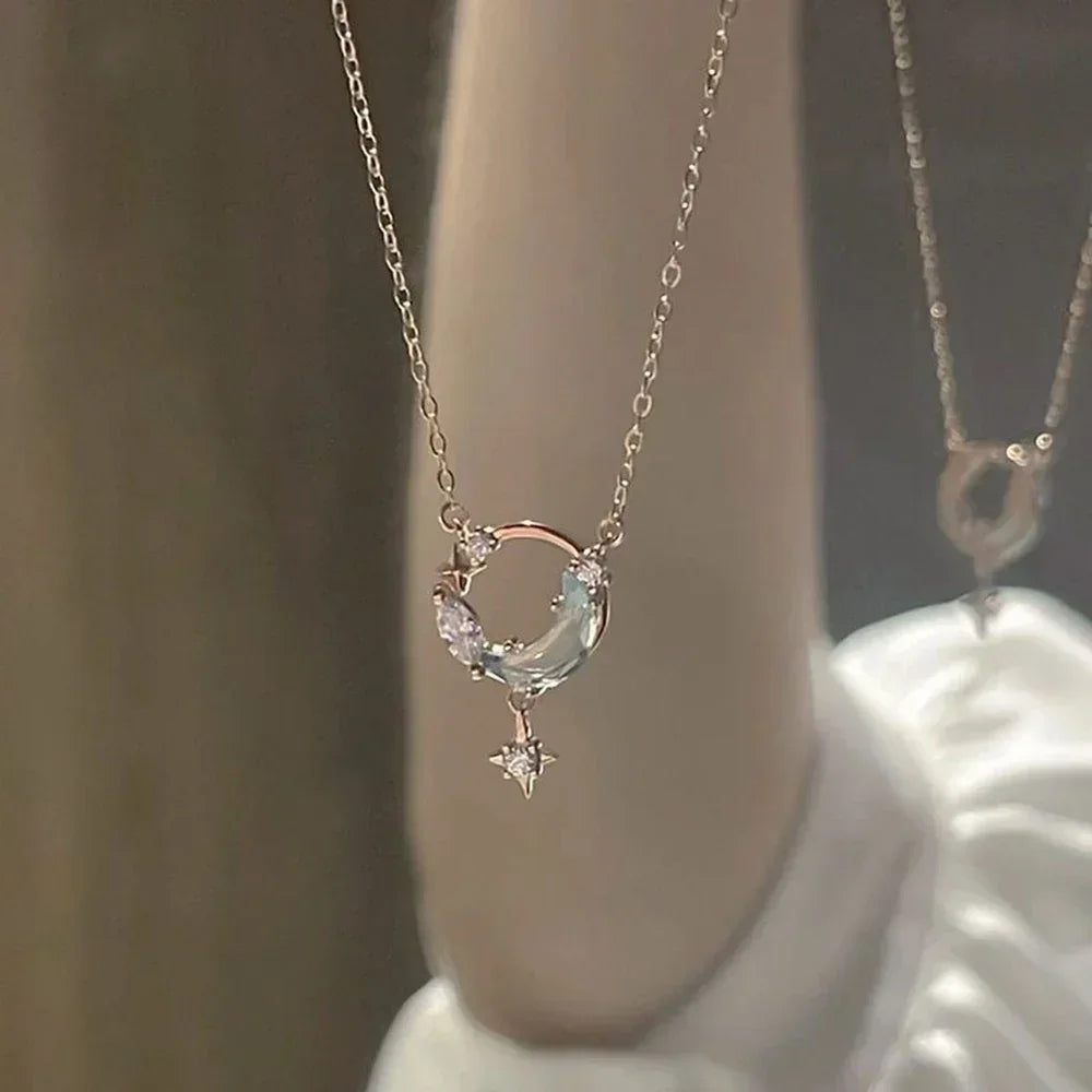 Collier avec Pendentif en Pierre de Lune et Etoiles 2