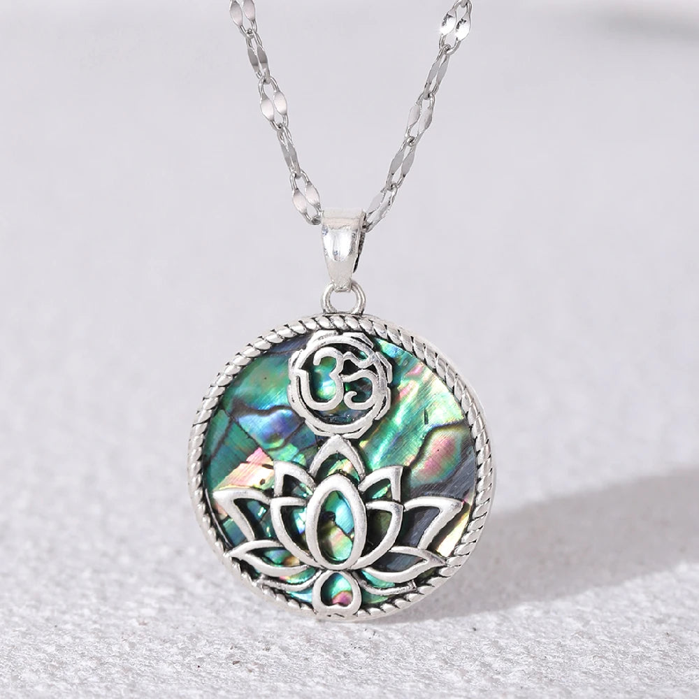 Collier avec Pendentif Fleur de Lotus