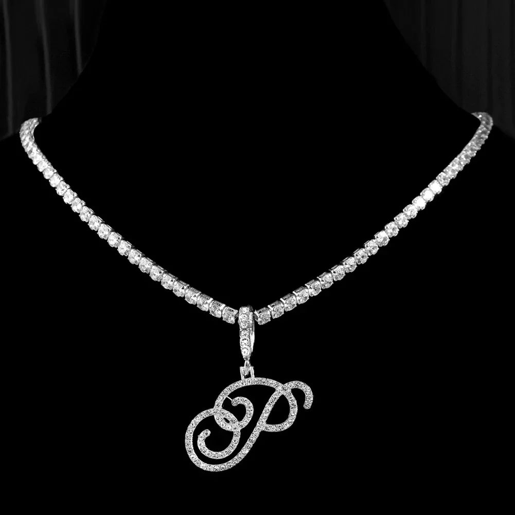 Collana girocollo con pendente iniziale e strass p