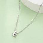 Collier avec pendentif initiale - lettre