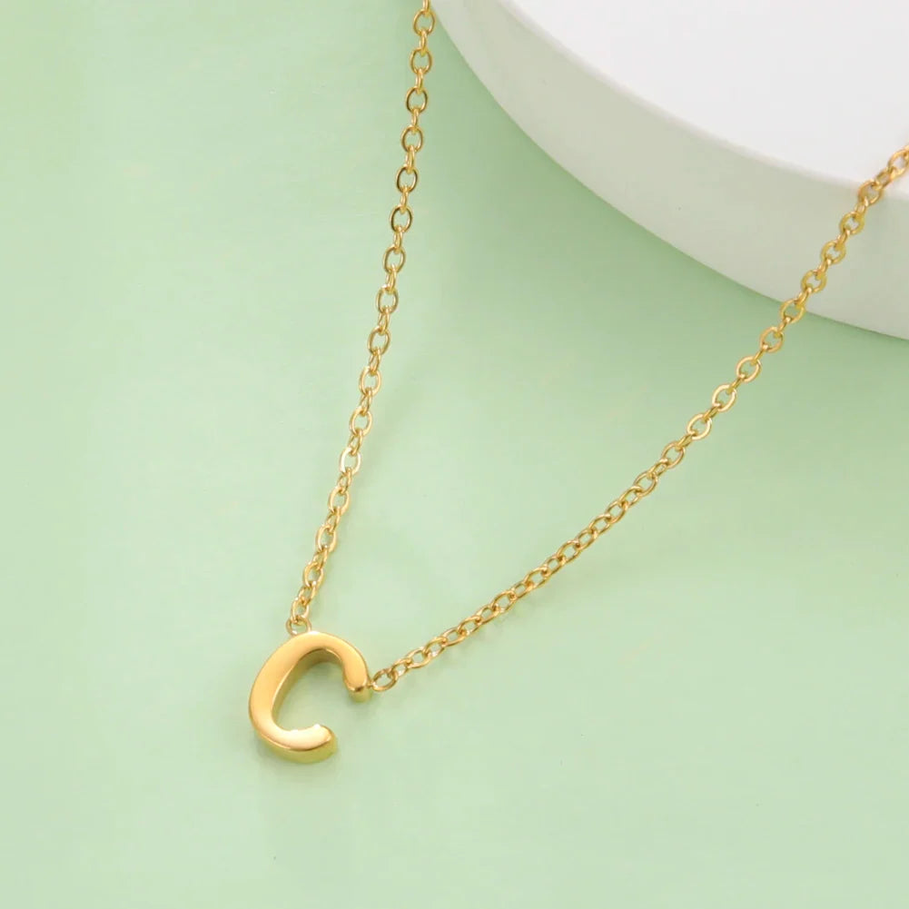 Collier avec pendentif initiale - lettre
