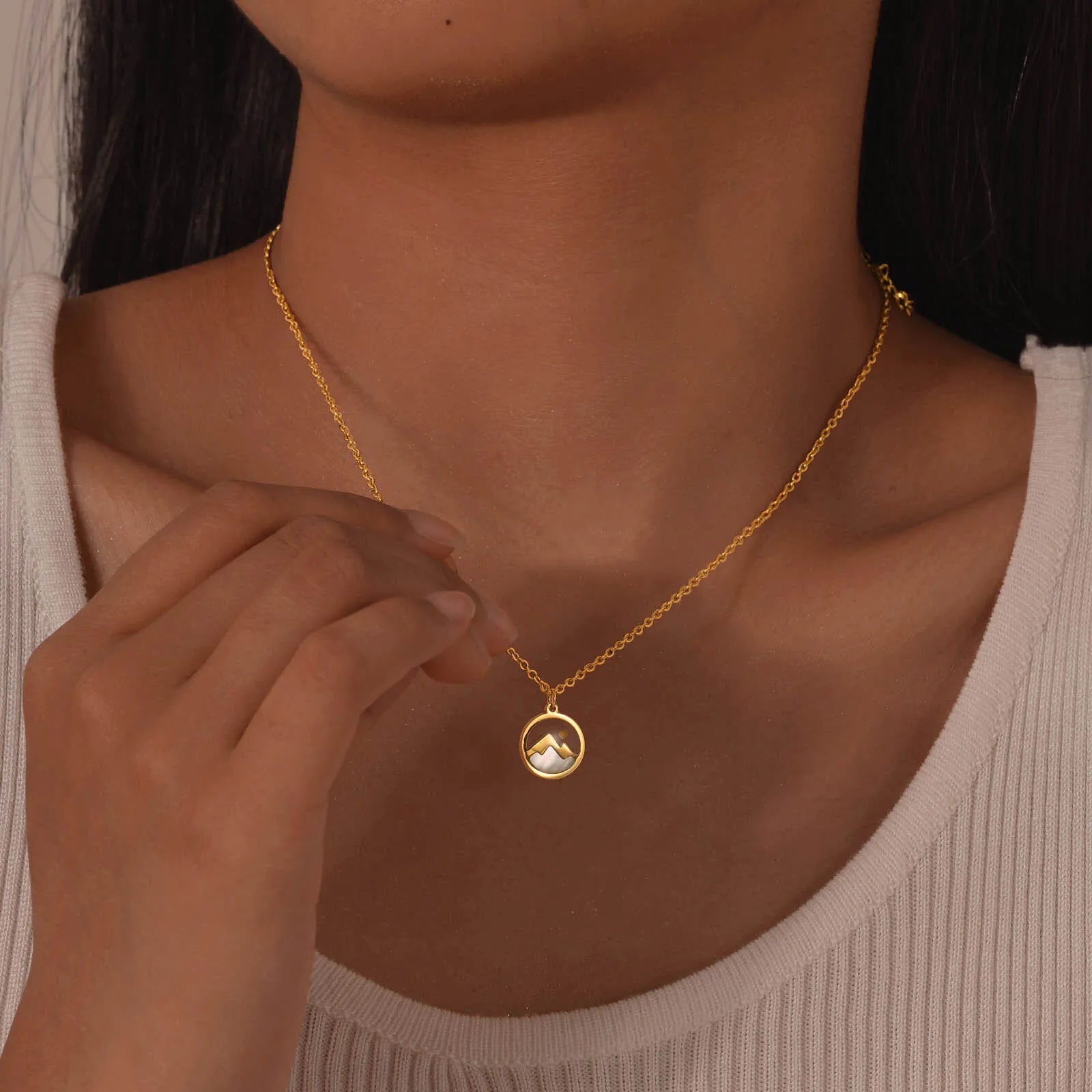 Collier avec Pendentif Montagne et Lune