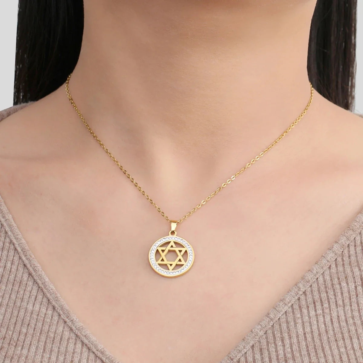 Collana con ciondolo rotondo con simbolo ebraico stella di David oro