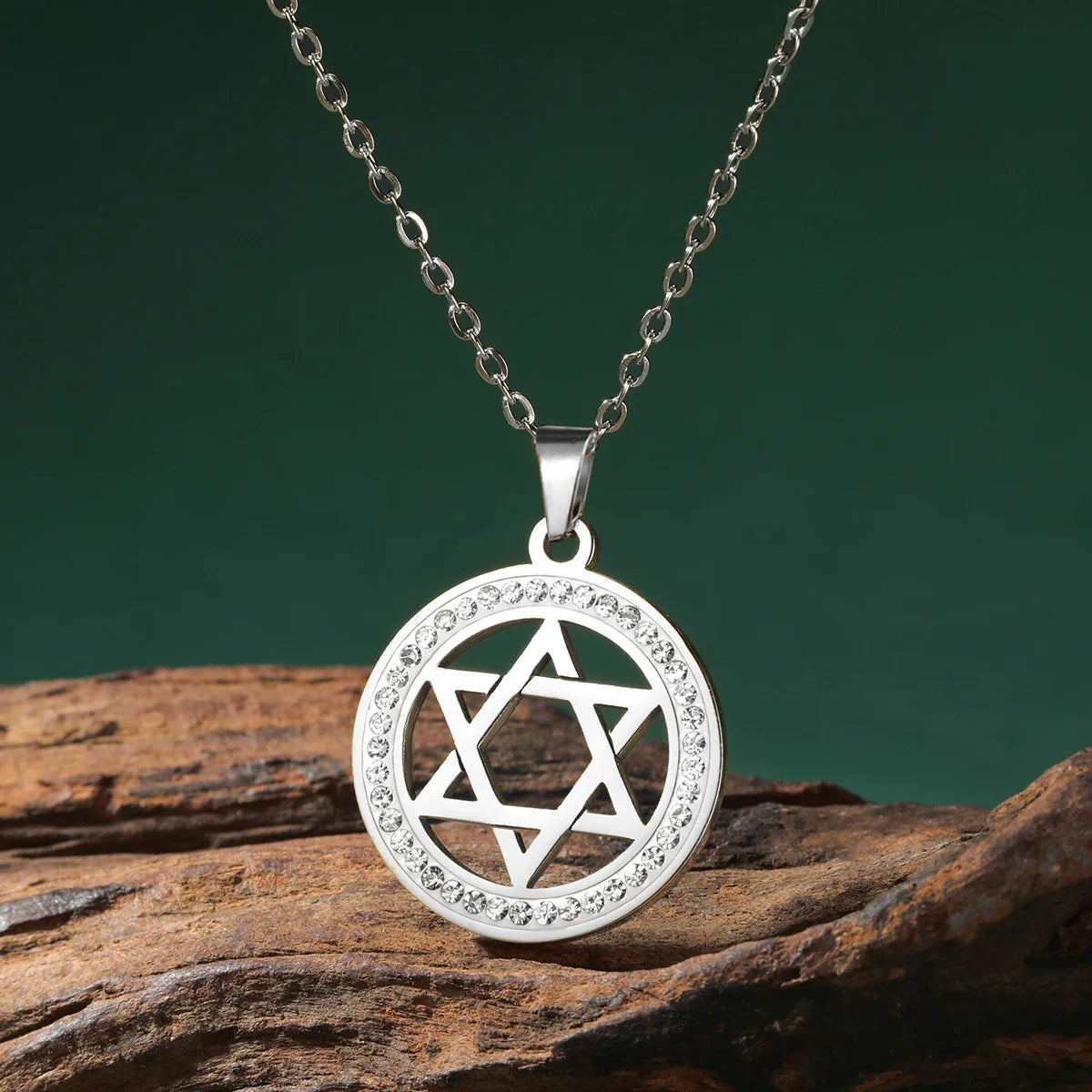 Collana con ciondolo rotondo con simbolo ebraico stella di David argento