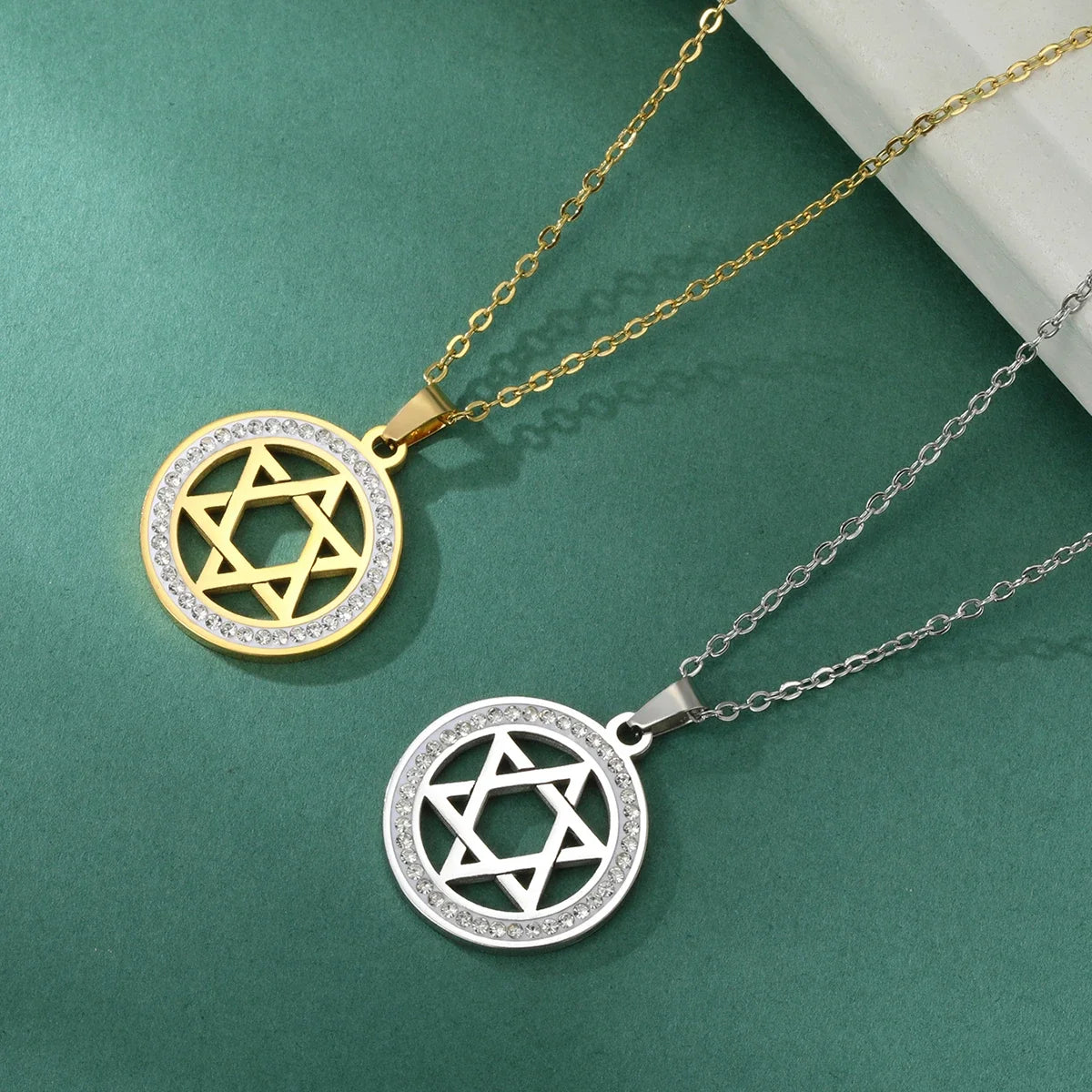 Collana con ciondolo rotondo con simbolo ebraico stella di David oro