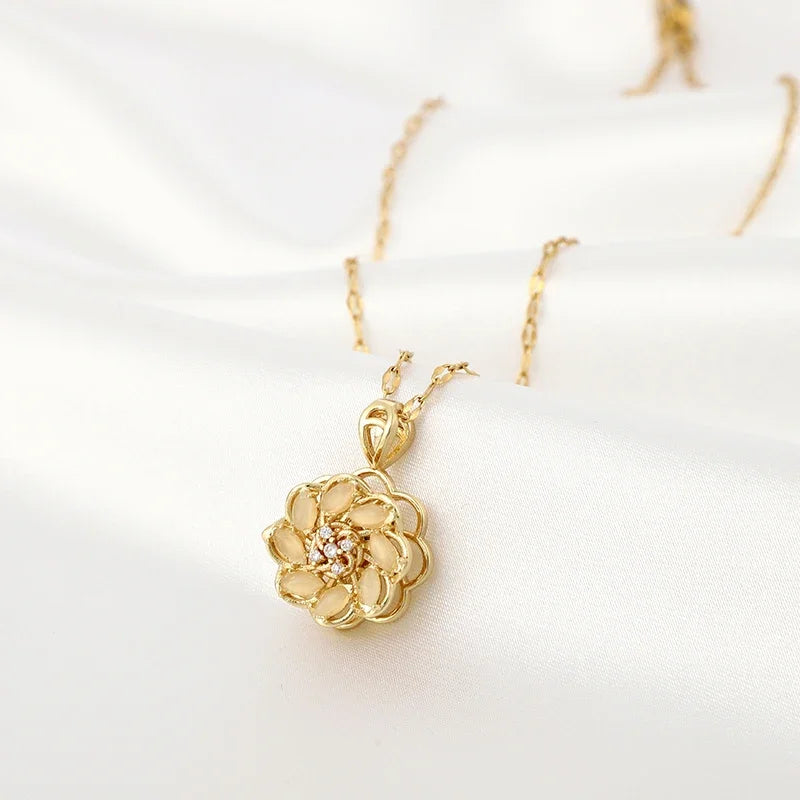 Collier avec Pendentif Rotatif Fleur Anti-Stress