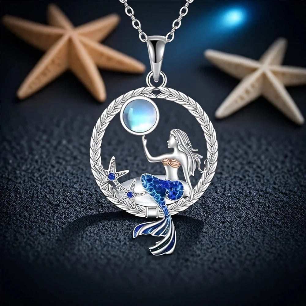 Halskette mit Meerjungfrauen-Anhänger mit Zirkon und Mondstein