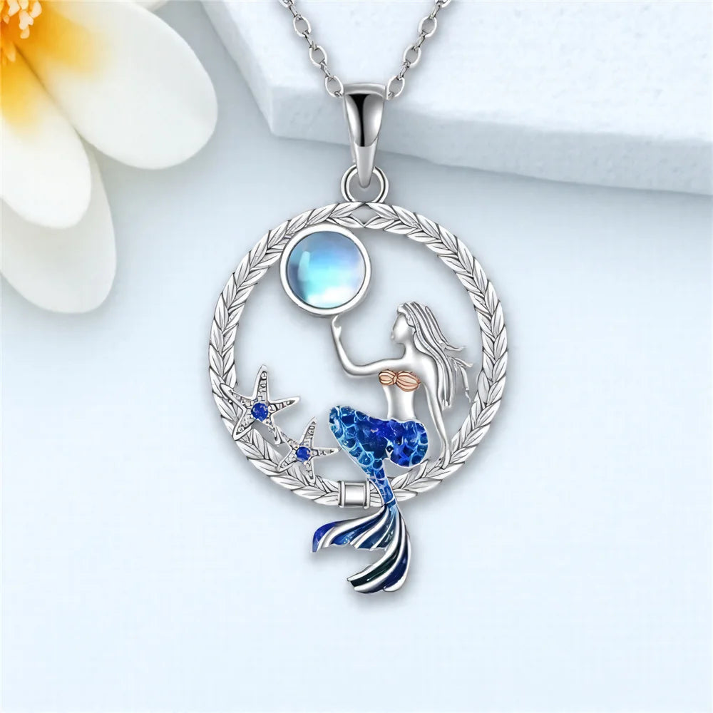 Halskette mit Meerjungfrauen-Anhänger mit Zirkon und Mondstein
