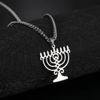 Halskæde med symbolsk jødisk Menorah vedhæng