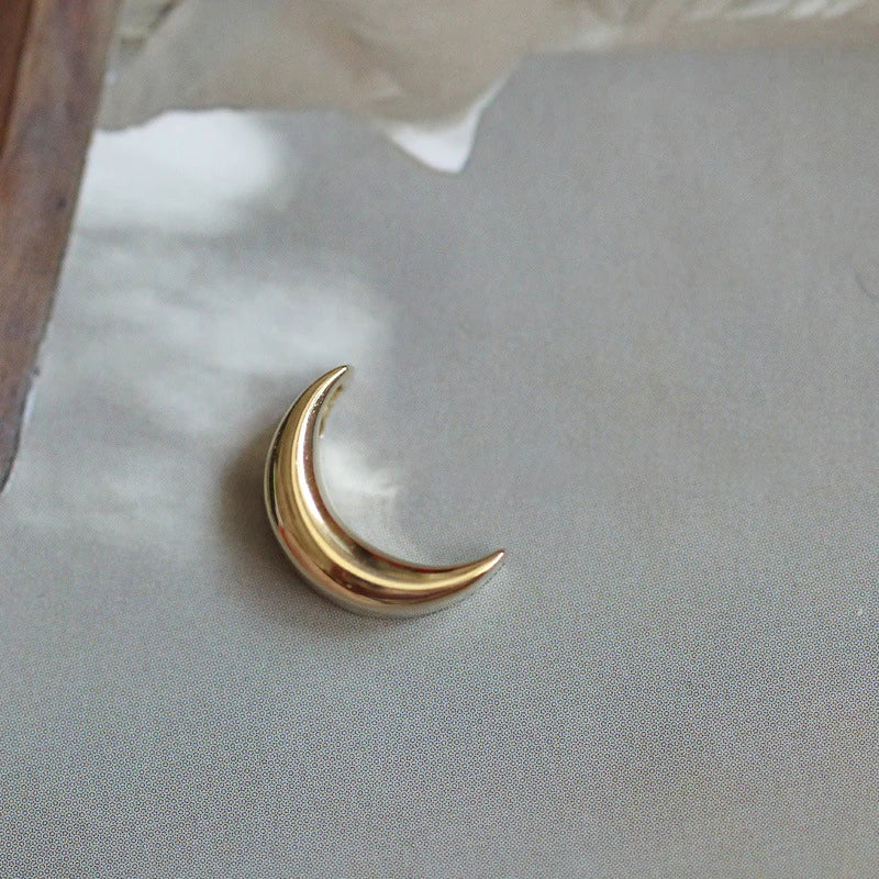 Collana discreta con ciondolo luna donna oro