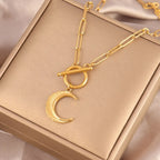 Collana Elegante con Pendente Luna