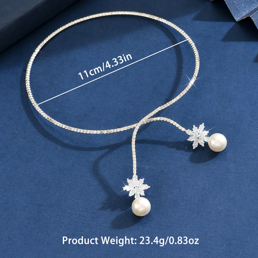 Colar elegante brilhante com pérolas 