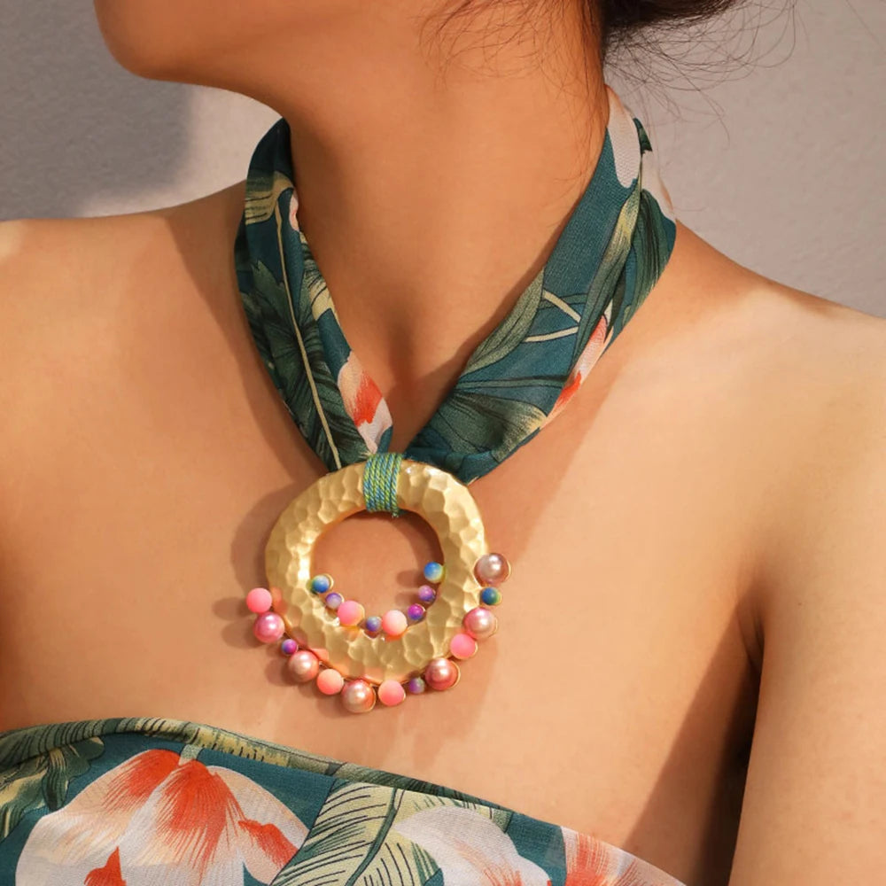 Collier en Tissus avec Pendentif Bohême Chic vert