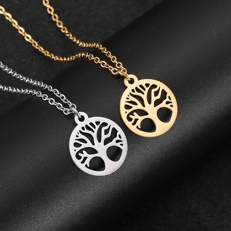 Fine necklace with openwork round tree of life pendant in silver
