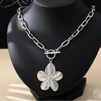 Collier grosse maille avec pendentif fleur d'hibiscus argent