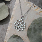 Halskette Oktagramm Anhänger Mandala Heilige Geometrie silber