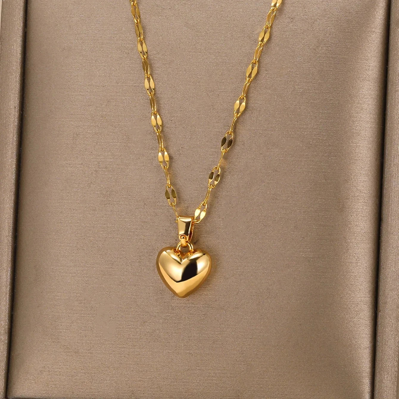 Collana con Ciondolo a Cuore Dorato