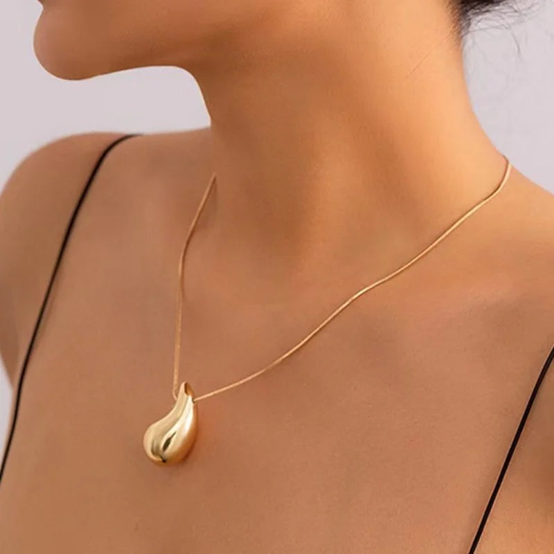 Collana Pendente Goccia d'Acqua Asimmetrica oro