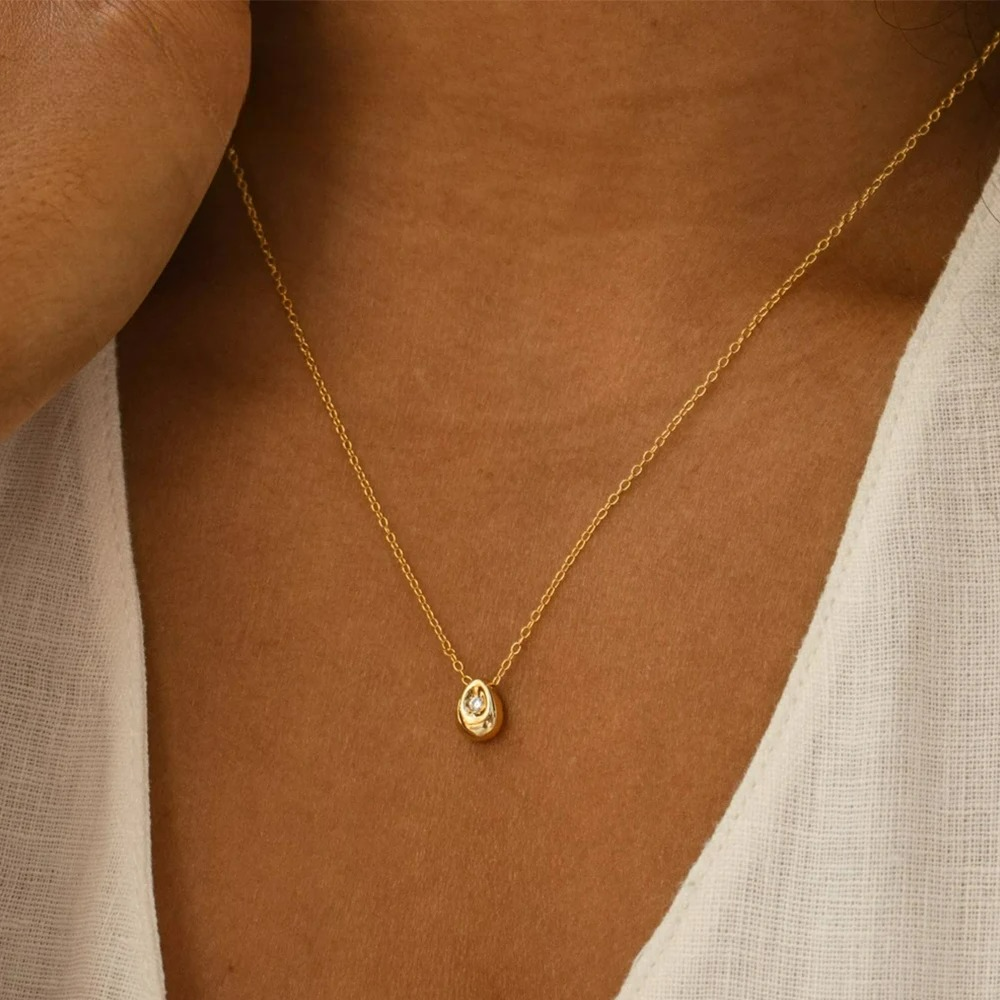 Wassertropfen-Anhänger-Halskette mit Zirkonperle in Gold