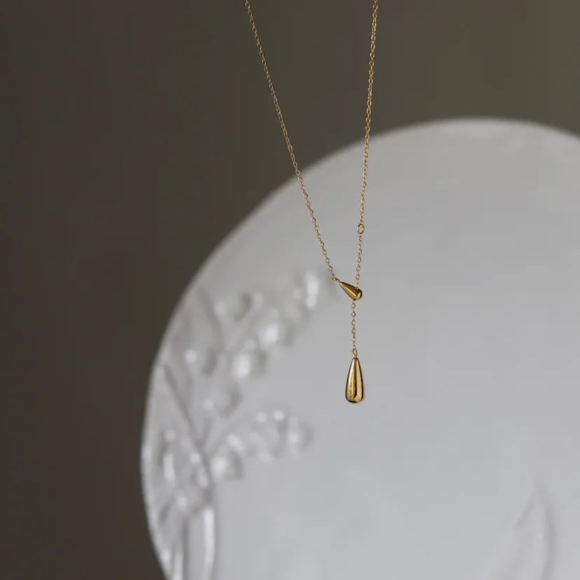 Collana Ciondolo Sottile Goccia d'Acqua oro