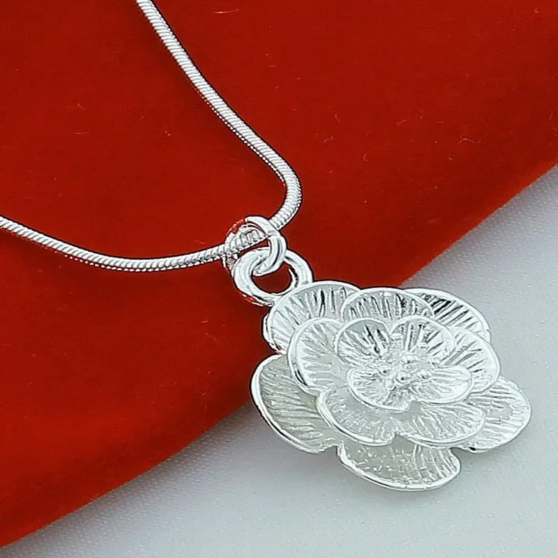 Anhänger Halskette Große Elegante Blume Versilbert
