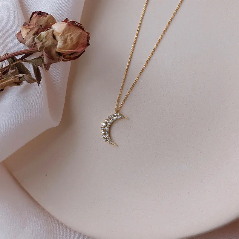 Collier Pendentif Lune en Zircon pour Femme or
