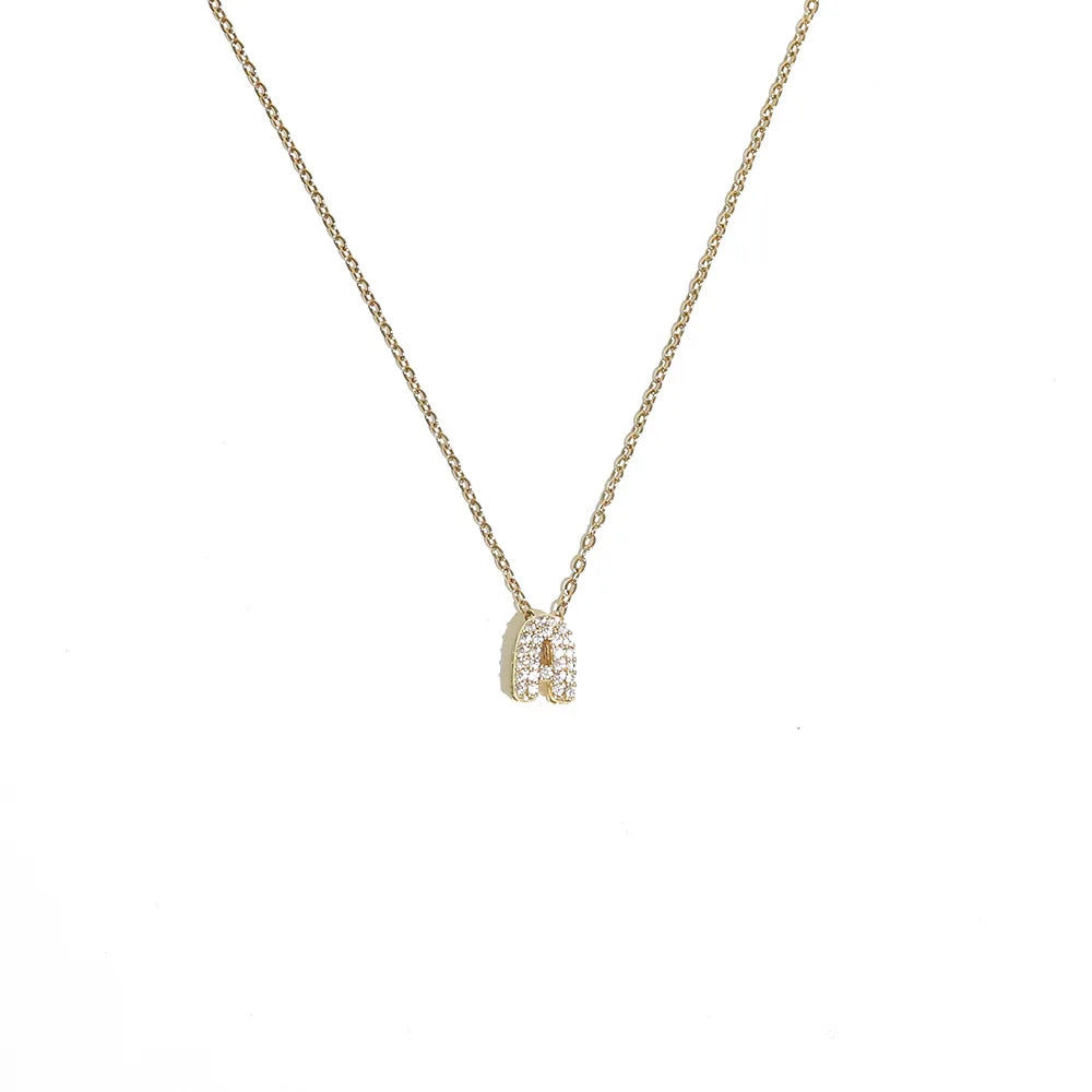 Collier ras de cou femme avec pendentif minimaliste initiale a