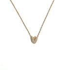 Collier ras de cou femme avec pendentif minimaliste initiale v