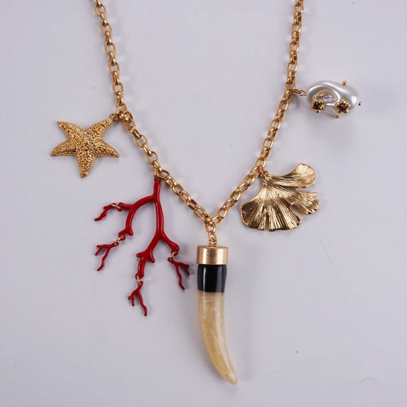 Collana Girocollo con Ciondoli Corallo e Conchiglie