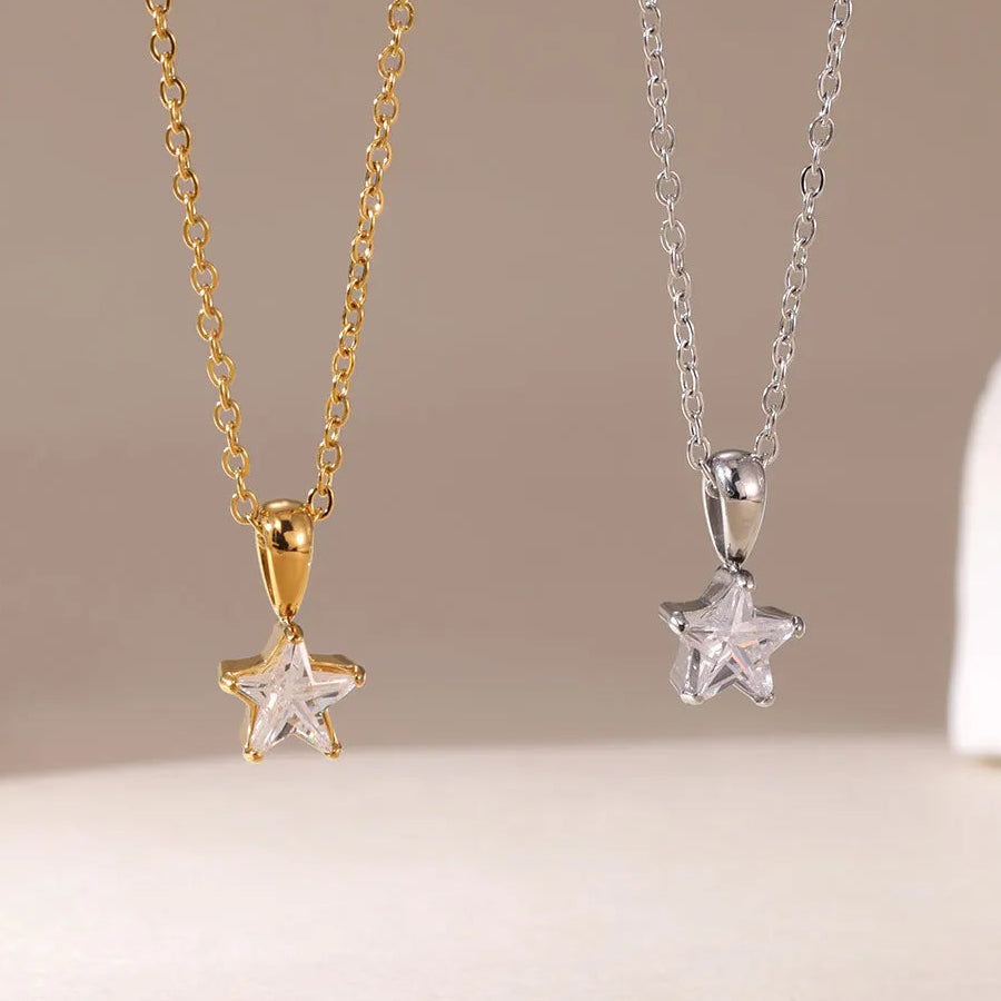 Chokerhalsband med stjärnformat hänge pavésatt med zirkon i silver
