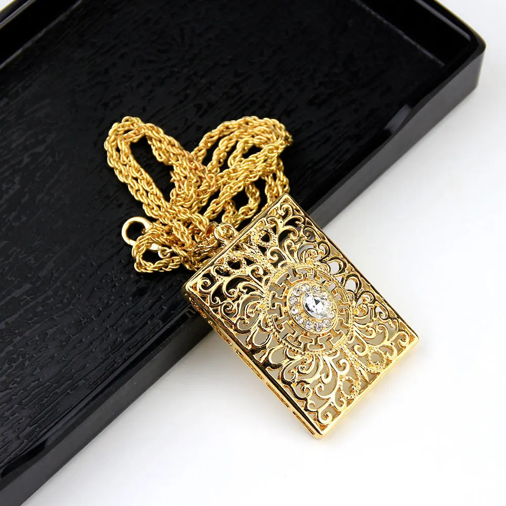 Collana lunga con pendente tradizionale arabo bianco