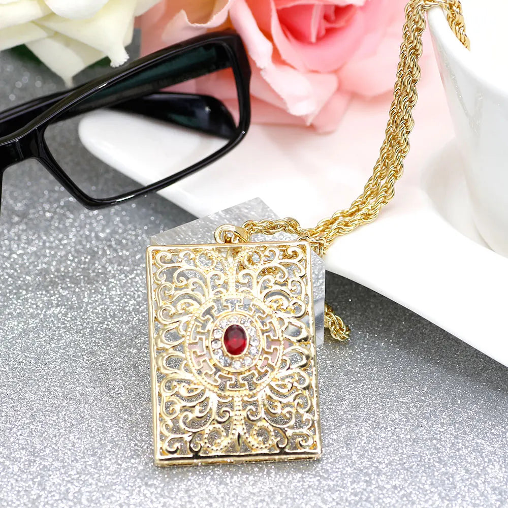 Collana lunga con pendente tradizionale arabo rosso