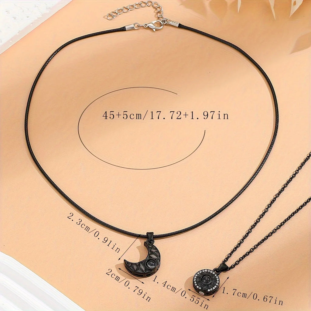 Lot de 2 Colliers avec Pendentif Lumineux Lune ou soleil pour Couple