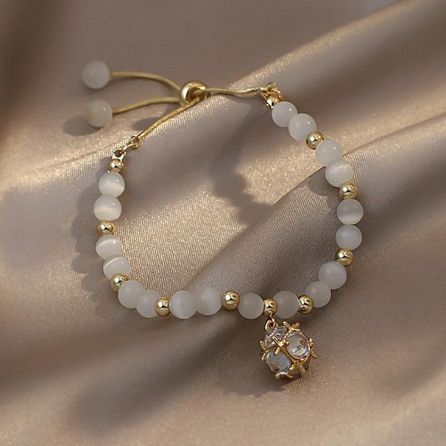 Modisches Perlenarmband