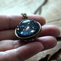 Halskette Anhänger Galaxie Nebula Universum aus Glas